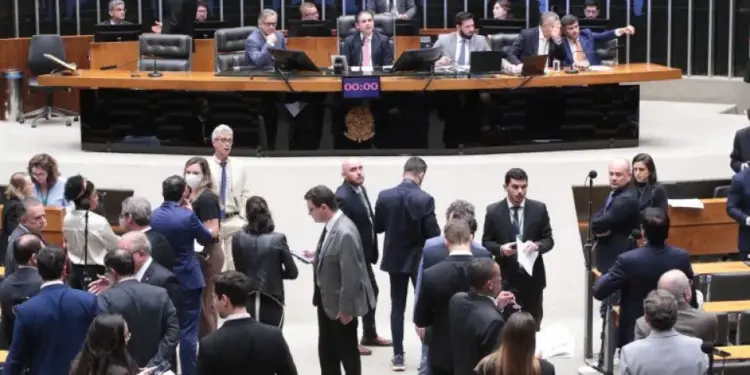 Câmara dos Deputados Aprova Marco Regulatório da Reforma Tributária por 330 Votos a 104