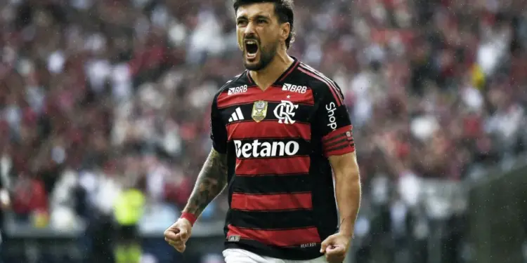 Arrascaeta é eleito um dos 100 melhores jogadores do mundo pelo The Guardian em 2025, consolidando status de lenda no Flamengo