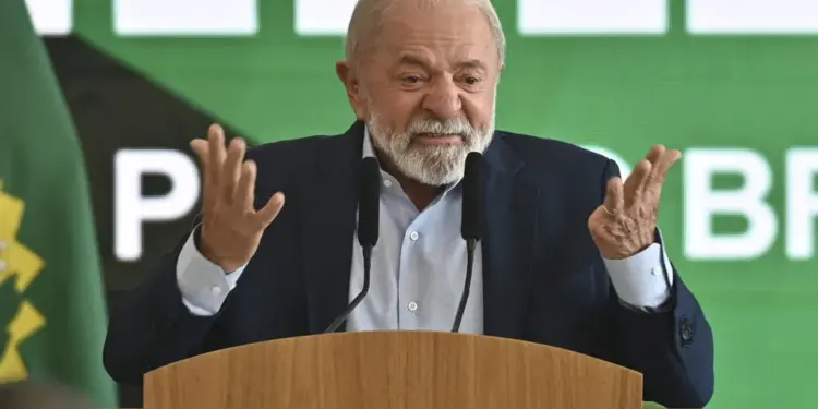 Pesquisa AtlasIntel/Bloomberg: Lula lidera todos os cenários para 2026, superando potenciais adversários em todos os turnos