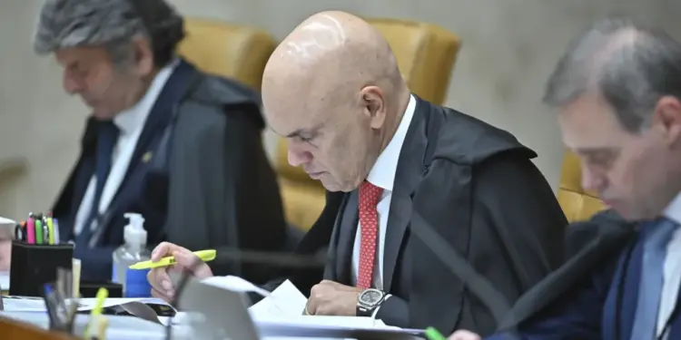 PL da Dosimetria: Quatro Bancadas da Câmara Acionam STF Contra Projeto Aprovado no Congresso