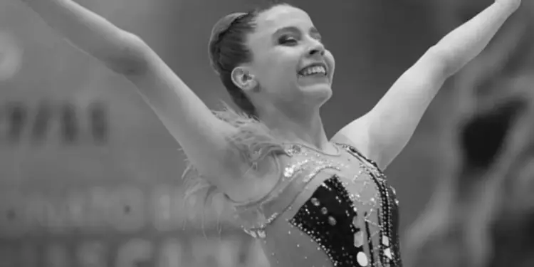 Campeã Brasileira de Ginástica Rítmica, Isabelle Marciniak, Morre Aos 18 Anos Após Lutar Contra Linfoma de Hodgkin