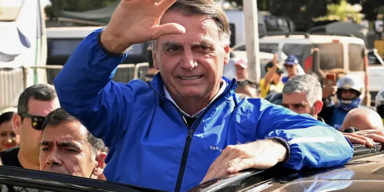 Michelle Bolsonaro informa: Ex-presidente passa bem após cirurgia de hérnia inguinal na véspera de Natal