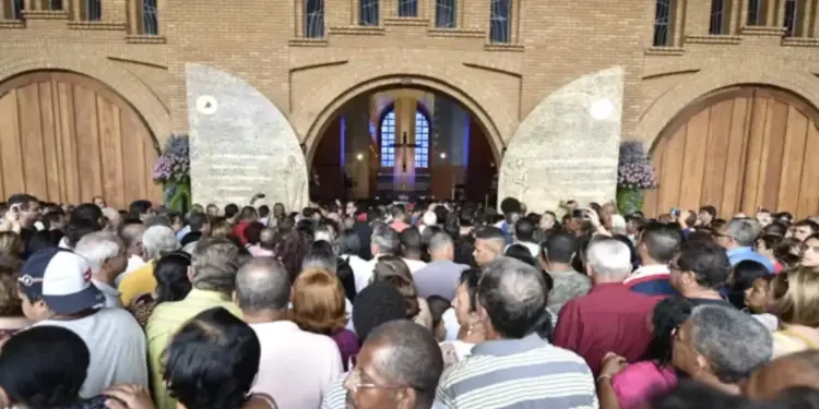 Porta Santa de Aparecida NÃO será fechada: entenda o boato e o que diz o Santuário