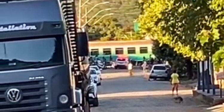 Homem morre após ser atingido por trem de passageiros em Aimorés - Foto: Rede Social
