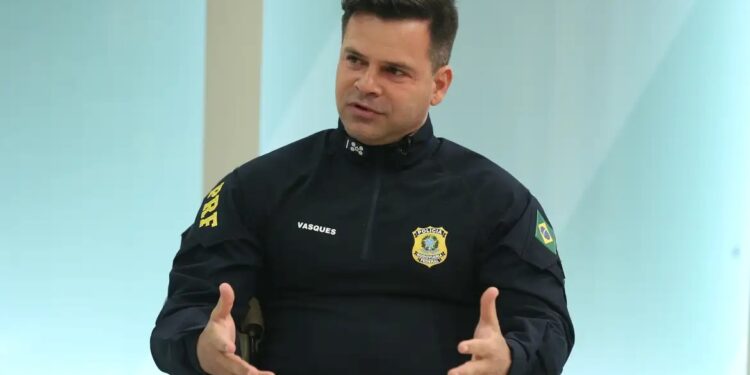 Silvinei Vasques, ex-diretor da PRF condenado pelo STF a 24 anos, é preso no Paraguai ao tentar embarcar para El Salvador com documento falso - Foto: Valter Campanato/Agência Brasil