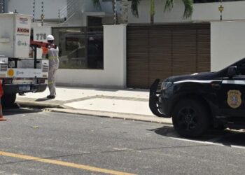 Mansão em bairro nobre de Linhares é flagrada em esquema de furto de energia - Foto: EDP