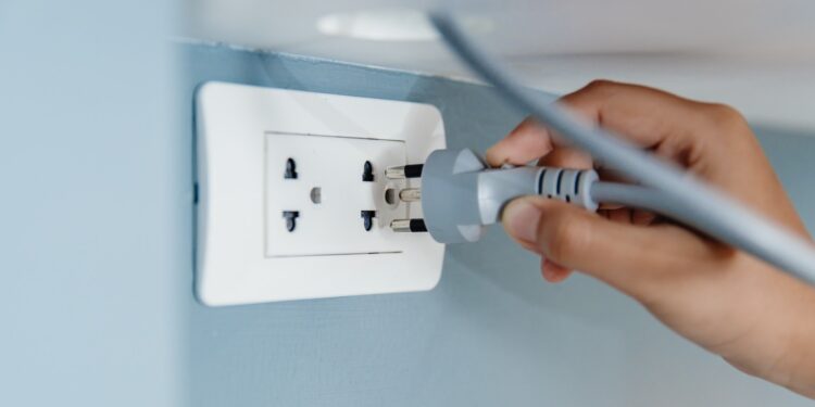 Vai viajar ou ficar em casa nas férias de janeiro? EDP reforça orientações sobre segurança com energia elétrica - Foto: Divulgação