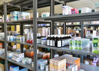 Verão e saúde: o uso correto de medicamentos exige atenção e orientação - Foto: Freepik