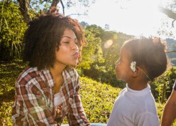 Férias e sobrecarga: como o início do ano pesa na saúde mental de mães - Foto: Freepik