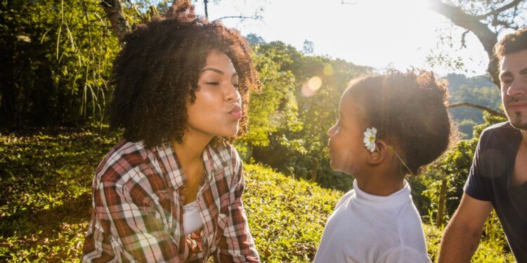 Férias e sobrecarga: como o início do ano pesa na saúde mental de mães - Foto: Freepik