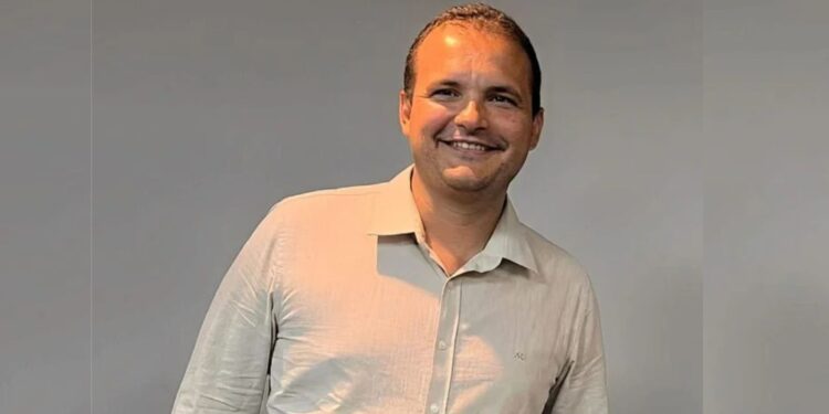 José Lúcio Guaresqui, empresário de 48 anos, morreu após cair de uma falésia de 15 metros de altura Crédito: Reprodução