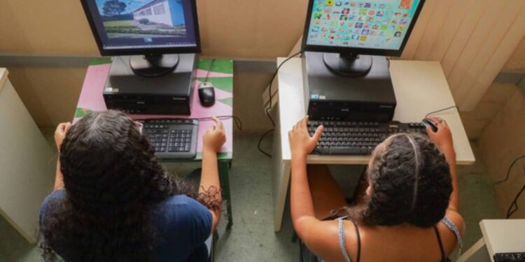 Distrito Federal ganha 17 laboratórios de informática por meio do programa Computadores para Inclusão - Foto: Foto: Peter Neylon/MCom