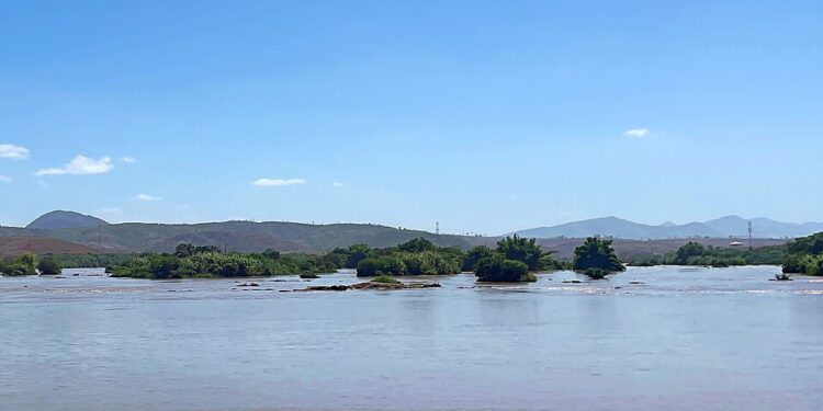 Alerta na Bacia do Rio Doce: Rio Atinge Cota de Alerta em Tumiritinga - Foto: Reprodução