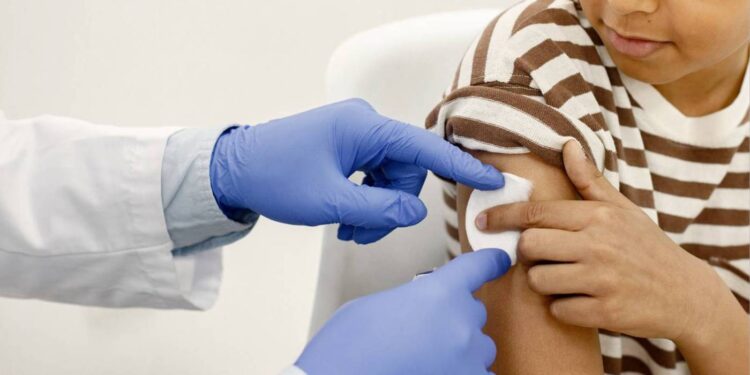 Brasil reforça vacinação para manter país livre do sarampo - Foto: Freepik