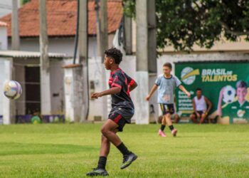 O projeto de formação nasce a partir do momento em que o atleta Emmanuel Souza manifesta o desejo de se tornar jogador de futebol profissional - Fotos: divulgação | Arquivo pessoal
