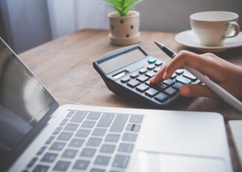 Reforma tributária entra em fase de testes e novas regras de isenção do Imposto de Renda passam a valer - Crédito: Envato