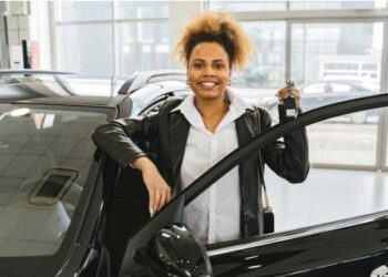 Renda de investimento pode cobrir parcela de financiamento de carro - Foto: Antoni Shkraba Studio/Pexels