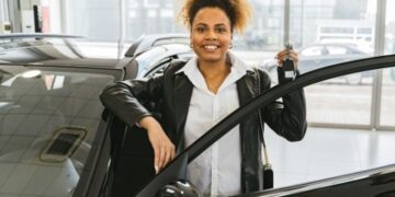 Renda de investimento pode cobrir parcela de financiamento de carro - Foto: Antoni Shkraba Studio/Pexels