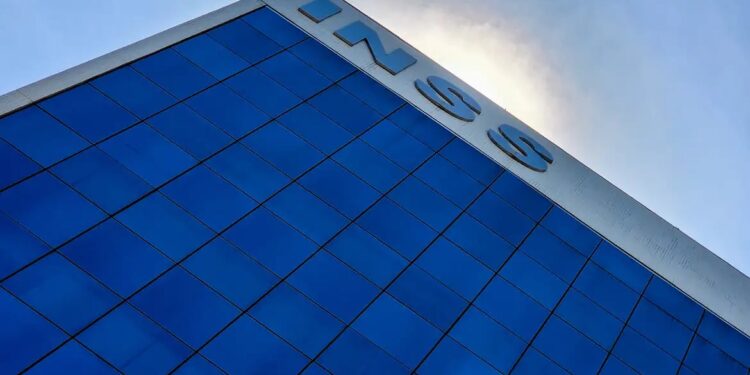 INSS: adoção de fila nacional pode acelerar análise de benefícios - Foto: Rafa Neddermeyer/Agência Brasil