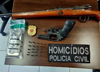 PR: Policiais são presos suspeitos de roubo de R$ 15 milhões em joias - Foto: PCPR/Divulgação