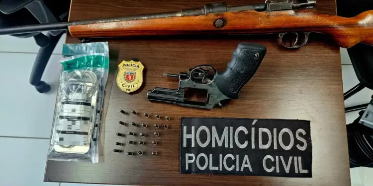 PR: Policiais são presos suspeitos de roubo de R$ 15 milhões em joias - Foto: PCPR/Divulgação
