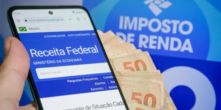 Além da isenção até os R$ 5 mil, a Receita Federal também passa a oferecer isenção parcial para os contribuintes com salários até R$ 7.350 - Foto: Reprodução