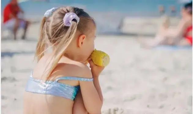 Cuidados para a saúde das crianças em janeiro: como prevenir gastroenterite, desidratação e acidentes nas férias escolares