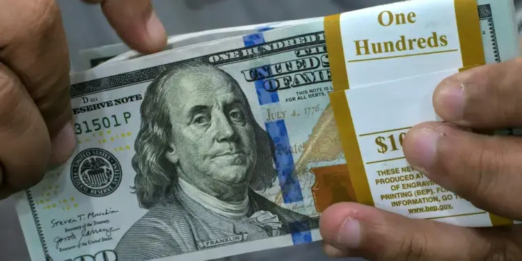 Dólar Estável: Projeção do Banco Central Mantém Câmbio em R$ 5,50 até Fim de 2026