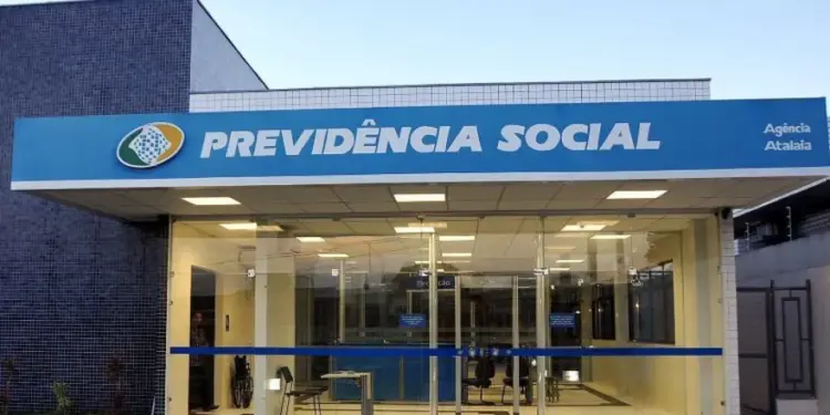 INSS Abre Agências no Fim de Semana para Antecipar Atendimentos Antes de Suspensão de Serviços