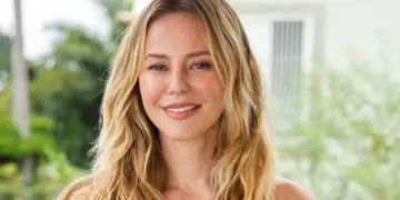 Paolla Oliveira se transforma em Rainha de Bateria para divulgar a 4ª temporada de Bridgerton