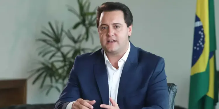 Centrão Renuncia à Esperança em Tarcísio e Busca Nova Opção de Direita Contra Flávio Bolsonaro