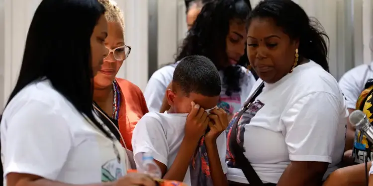 Ato no Rio pede justiça pela morte de Thiago Menezes Flausino - Foto: Tânia Rêgo/Agência Brasil