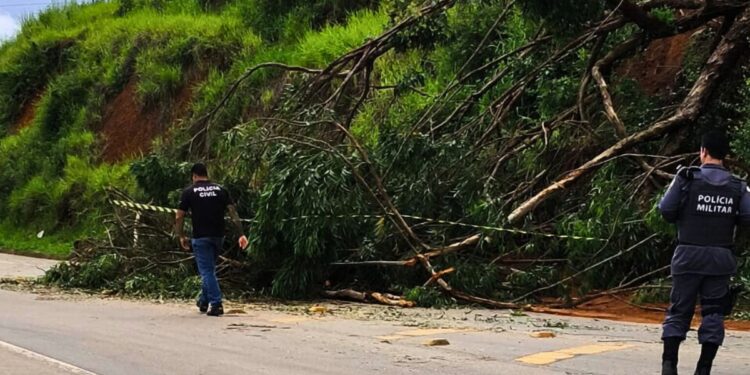 Corpo de motociclista é localizado em Reta Grande, Colatina - Foto: Rede Social