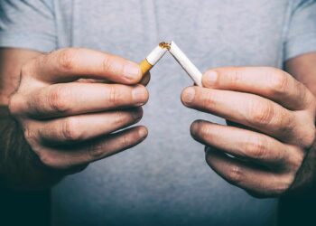 Cigarro, bebida alcoólica e má higiene bucal são os principais vilões do câncer de cabeça e pescoço - Foto: Reprodução