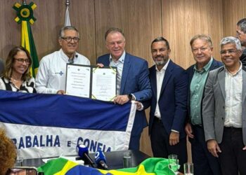 Entre as ações do plano estão os recursos para a construção do novo hospital Silvio Avidos, em Colatina. Secretário estadual Guerino Balestrassi também participou da agenda em Brasília - Foto: Secom/ES