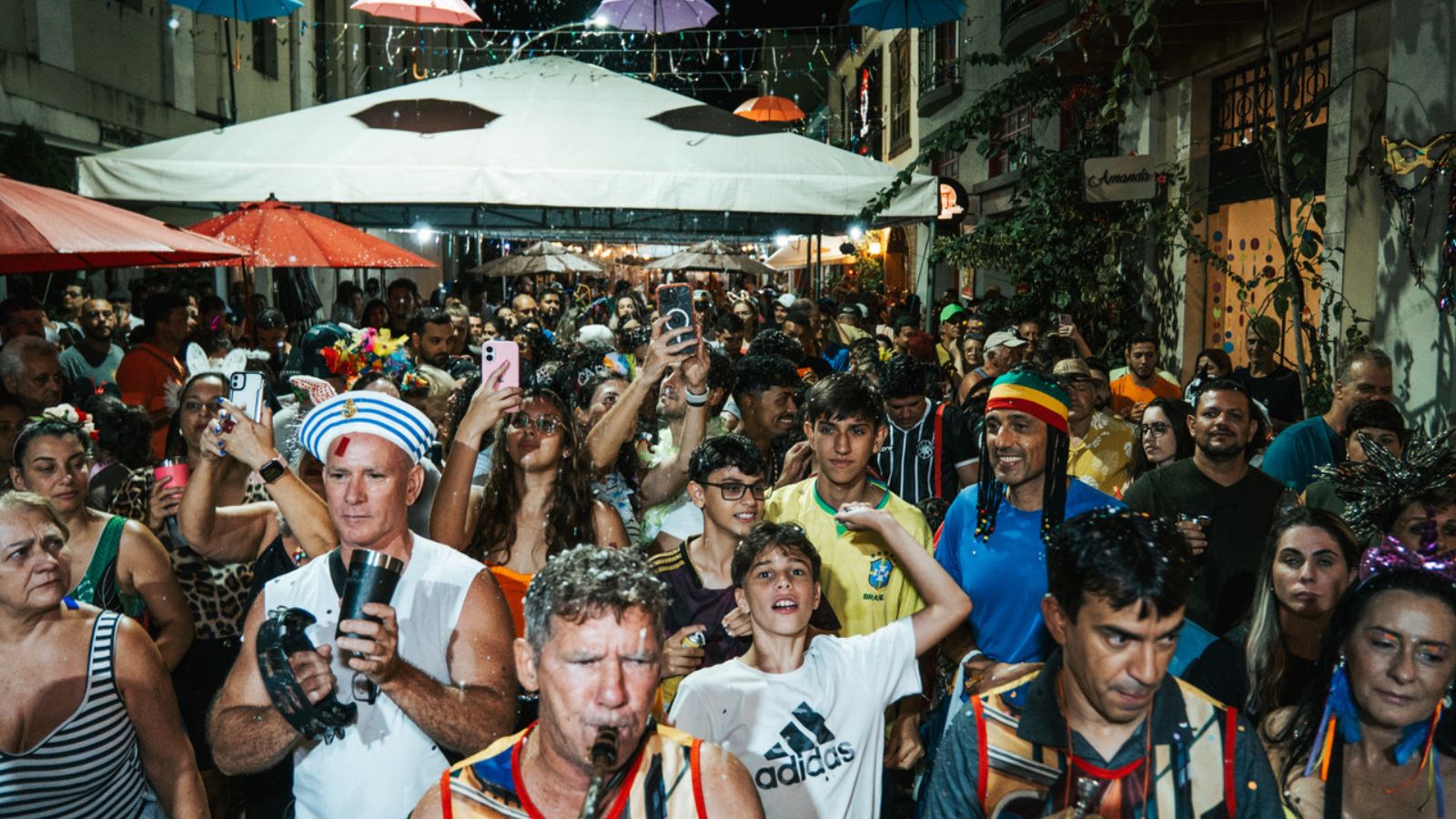 Muito além da folia: Santo Boteco leva o Carnaval de família para o coração das montanhas  - Crédito: Astris Filmes.