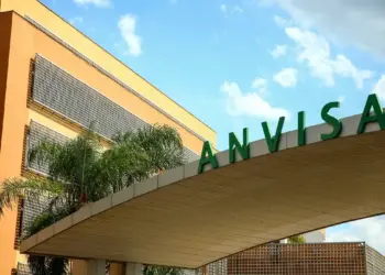 Anvisa Proíbe Leite Condensado La Vaquita e Suplementos Glicojax e Durasil por Riscos à Saúde