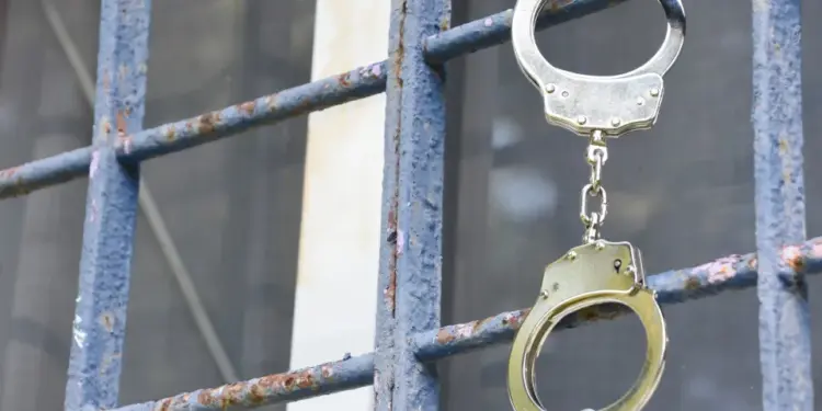 PF prende casal dono de abrigo de crianças condenado por estupro em MG