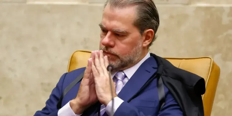 PF apura repasses de empresa de resort a Toffoli e encontra conversas com banqueiro do Master