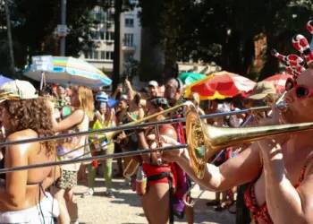 Carnaval no Rio: Ocupação Hoteleira Atinge Impressionantes 99% e Supera Recorde de 2025
