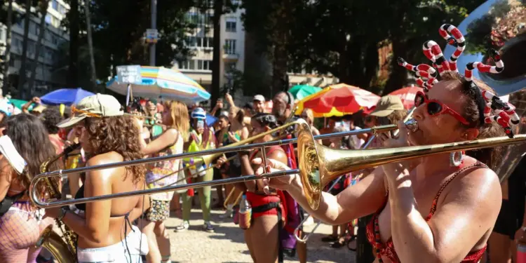 Carnaval no Rio: Ocupação Hoteleira Atinge Impressionantes 99% e Supera Recorde de 2025