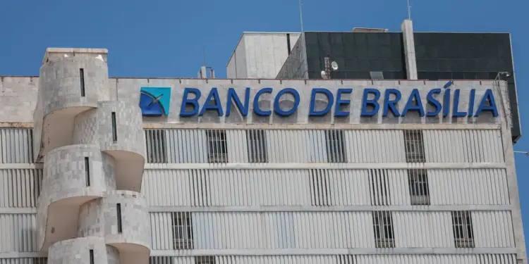 Justiça Bloqueia Ações do BRB de Investigados na Operação Compliance Zero Ligadas ao Banco Master