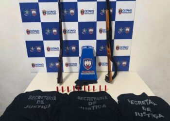 Suspeita com uniforme da Sejus é detida pela Patrulha Rural em Marilândia - Foto: PMES