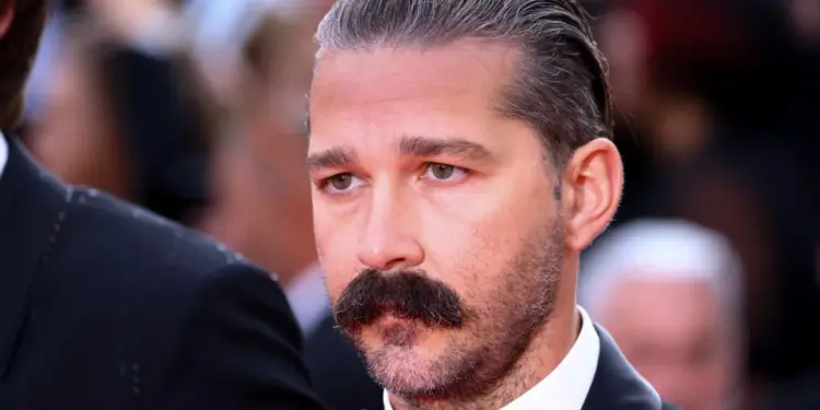 Shia LaBeouf é preso novamente em Nova Orleans após confusão em bar durante o Mardi Gras
