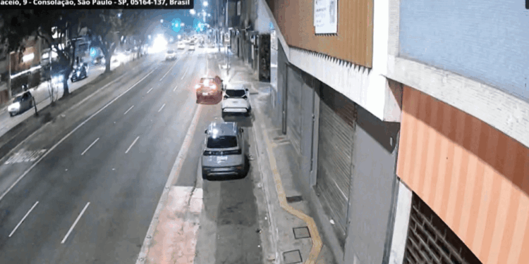 Explosão na Consolação: Prefeitura aciona Cetesb para investigar origem de gás misterioso que abriu cratera no asfalto