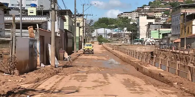Medo e Cobranças em Juiz de Fora: Moradores Afetados pelas Chuvas Exigem Limpeza e Novas Vistorias Após Tragédia