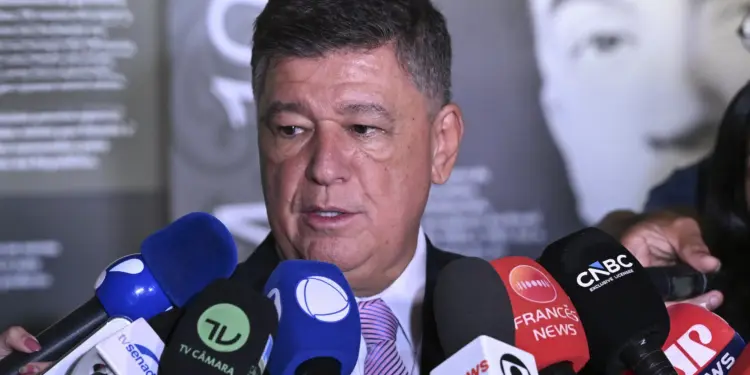 Presidente da CPMI do INSS nega divulgação de prints sigilosos de conversas entre ministros do STF