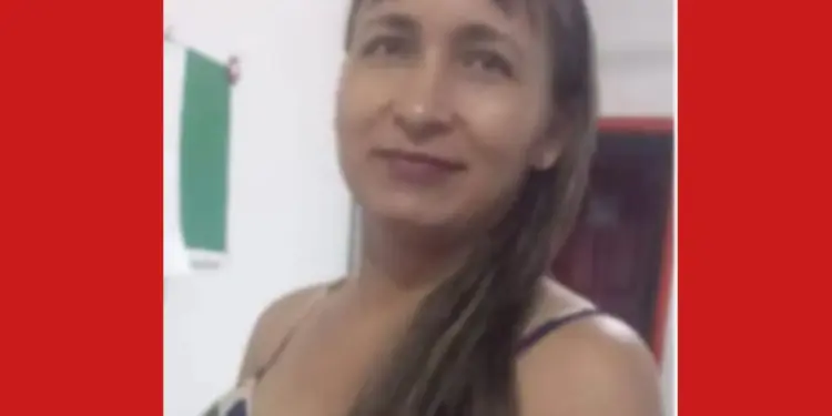 Professora morre após cair de moto em rodovia com obras no Acre; Deracre afirma que local estava sinalizado