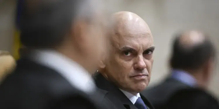 Moraes determina prisão de ex-comandantes da PM-DF condenados por omissão no 8 de Janeiro