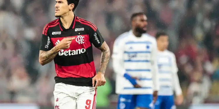 Flamengo vence Cruzeiro com gols de Pedro e Carrascal e sobe para 4ª posição no Brasileirão